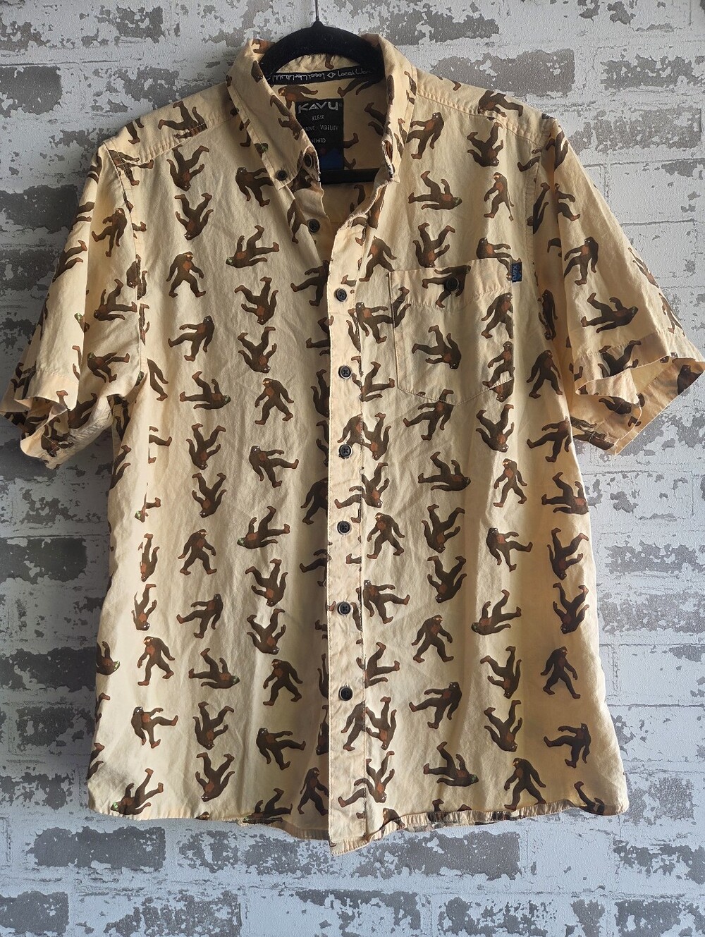 KAVU Mens Large Sasquatch Bigfoot SS Button Shirt